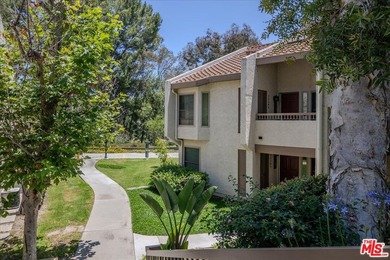 Live on the 8th Hole Fully Remodeled Luxury Condo Golf Course - photo 27