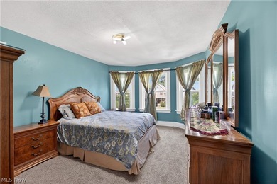 Welcome to this spacious 4-bedroom, 2-bath colonial offering - photo 29