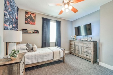 Located on a quiet cul-de-sac in the prestigious Quail Lake - photo 30