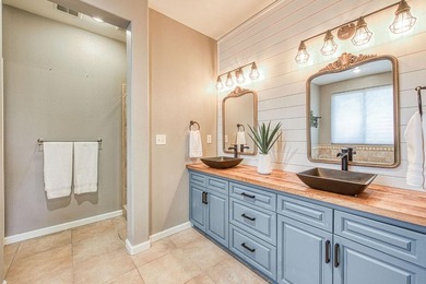 Located on a quiet cul-de-sac in the prestigious Quail Lake - photo 34