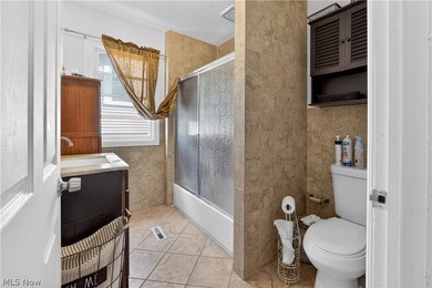 Welcome to this spacious 4-bedroom, 2-bath colonial offering - photo 34