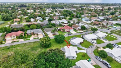Fully renovated with ultra-luxury designer upgrades, this - photo 40