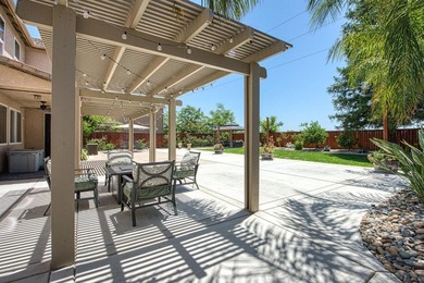 Located on a quiet cul-de-sac in the prestigious Quail Lake - photo 41