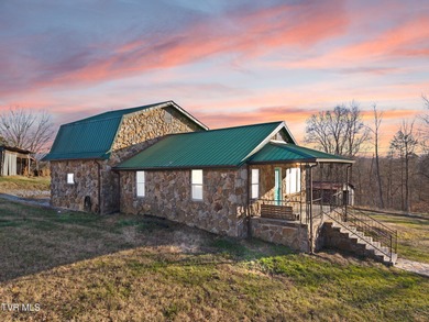 Well-maintained home on just over an acre of private land in the - photo 2
