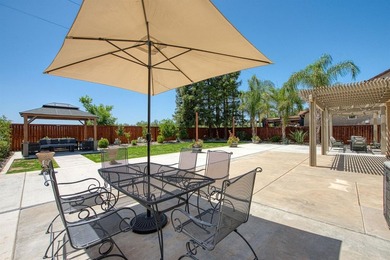 Located on a quiet cul-de-sac in the prestigious Quail Lake - photo 45