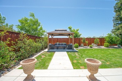 Located on a quiet cul-de-sac in the prestigious Quail Lake - photo 46
