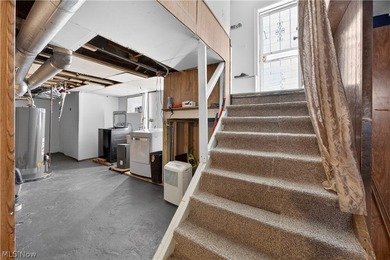 Welcome to this spacious 4-bedroom, 2-bath colonial offering - photo 48