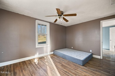 Well-maintained home on just over an acre of private land in the - photo 9