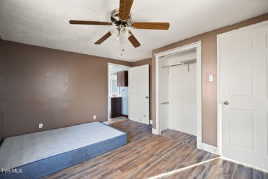 Well-maintained home on just over an acre of private land in the - photo 10