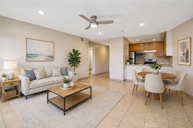 NEW LOW PRICE - NEW LOW PRICE - Spacious bedrooms with walk-in - photo 2