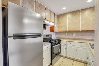 NEW LOW PRICE - NEW LOW PRICE - Spacious bedrooms with walk-in - photo 6