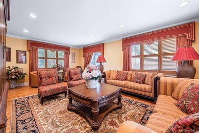 Experience ultra-luxurious living in one of New York's most - photo 16