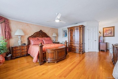 Experience ultra-luxurious living in one of New York's most - photo 18