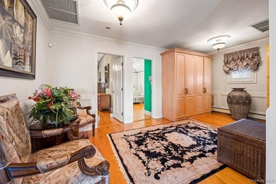 Experience ultra-luxurious living in one of New York's most - photo 24