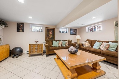Experience ultra-luxurious living in one of New York's most - photo 26