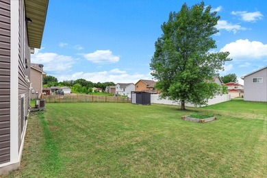 Welcome to 925 Highview Loop SE, a beautiful, 3 bed 2 bath 2 car - photo 27