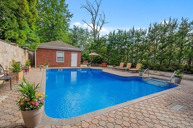 Experience ultra-luxurious living in one of New York's most - photo 31