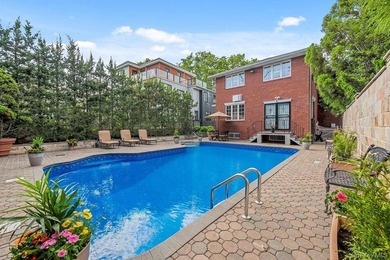 Experience ultra-luxurious living in one of New York's most - photo 32