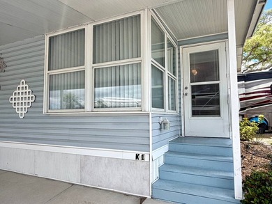Welcome to this well-maintained 1996 Skyline single-wide home - photo 4