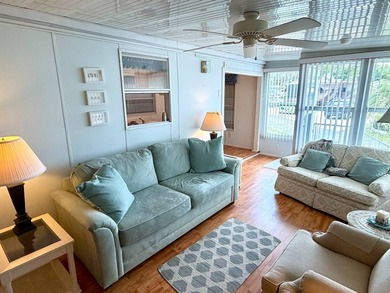 Welcome to this well-maintained 1996 Skyline single-wide home - photo 8