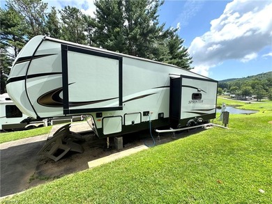 (private lake, pond, coastal) Home For Sale in Ennice North Carolina