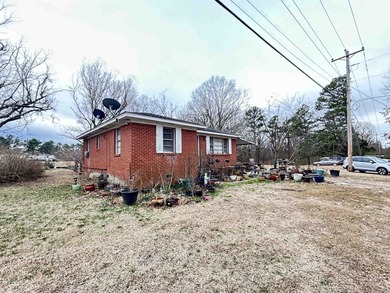 2 bd 1ba brick home (865 sq ft) nestled upon 10.67 wooded acres - photo 2
