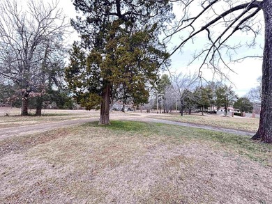2 bd 1ba brick home (865 sq ft) nestled upon 10.67 wooded acres - photo 8