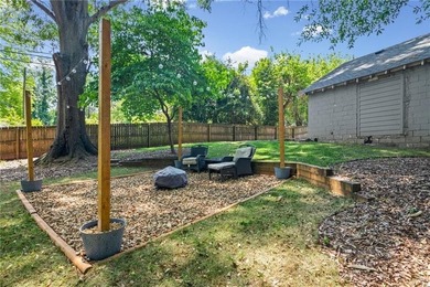 New Price Improvement!!! This East Lake Terrace property - photo 25