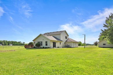 Private 10-acre country property featuring a 4 bed, 4 bath home - photo 37