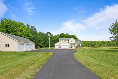 Private 10-acre country property featuring a 4 bed, 4 bath home - photo 40