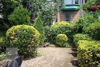 Welcome to this charming attached single-family, three-story - photo 10
