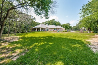 Custom, one-story, 5 bed, 3bath home on an acre of wooded land - photo 31