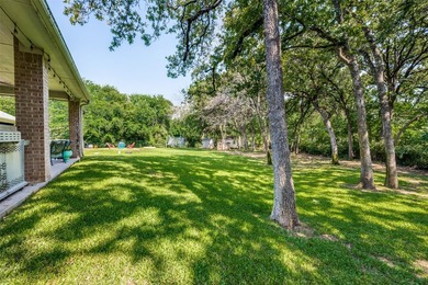 Custom, one-story, 5 bed, 3bath home on an acre of wooded land - photo 32
