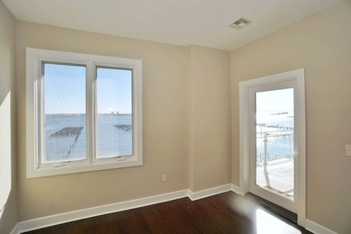 Luxury lifestyle with waterfront views awaits you with this - photo 8