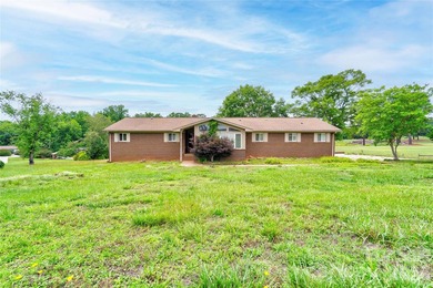 Opportunity awaits in River Bend! Situated on a desirable lot - photo 1