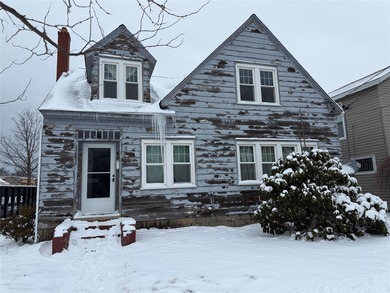 Lake Erie Home Sale Pending in North East Pennsylvania