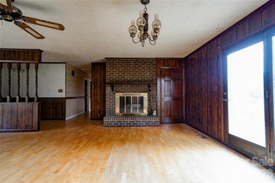 Opportunity awaits in River Bend! Situated on a desirable lot - photo 4
