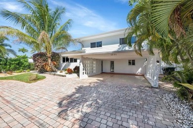 Coastal Gem with 70 Ft of Water Frontage. Remodeled single - photo 4