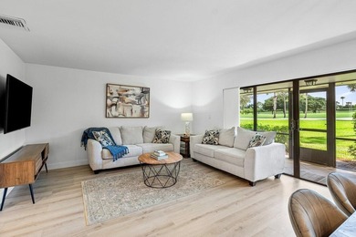 New roof 2026! Beautifully updated 1-bedroom, 1.5-bath townhouse - photo 13