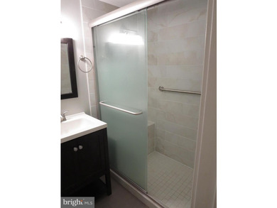 ****JUST LISTED*** FABULOUS 1 BEDROOM AND 1 FULL BATHROOM WITH 1 - photo 14