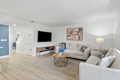 New roof 2026! Beautifully updated 1-bedroom, 1.5-bath townhouse - photo 15