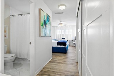 New roof 2026! Beautifully updated 1-bedroom, 1.5-bath townhouse - photo 18