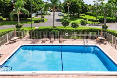 New roof 2026! Beautifully updated 1-bedroom, 1.5-bath townhouse - photo 28