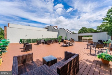 ****JUST LISTED*** FABULOUS 1 BEDROOM AND 1 FULL BATHROOM WITH 1 - photo 31