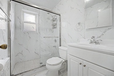Prime investment opportunity near Flushing! Just a 6-minute walk - photo 6