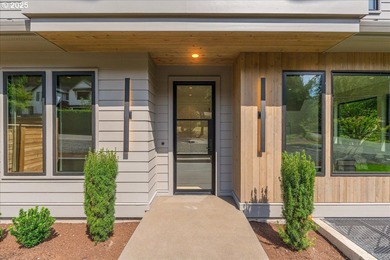 Willamette River - Clackamas County Home For Sale in Lakeoswego Oregon