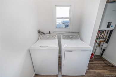 Waterfront Luxury Living | East Patchogue Welcome to an - photo 14