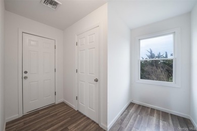 Waterfront Luxury Living | East Patchogue Welcome to an - photo 15