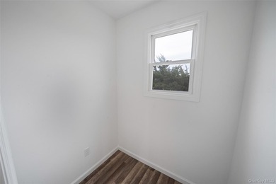 Waterfront Luxury Living | East Patchogue Welcome to an - photo 16