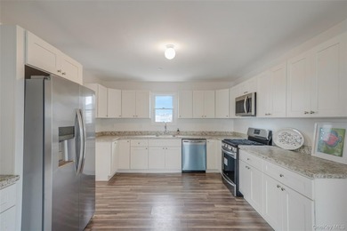 Waterfront Luxury Living | East Patchogue Welcome to an - photo 17